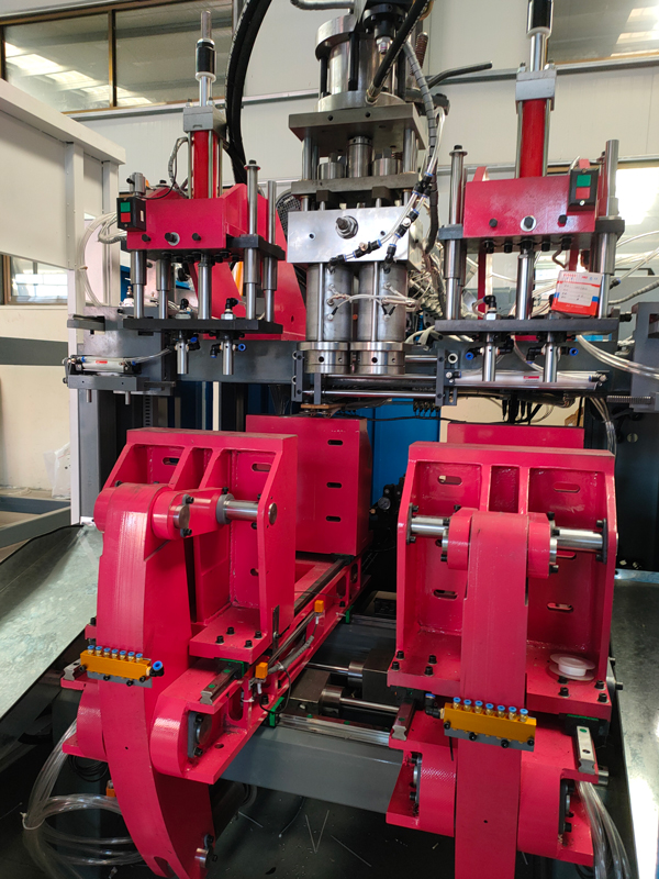 Key Factors Affecting Blow Molding Machine Production Speed