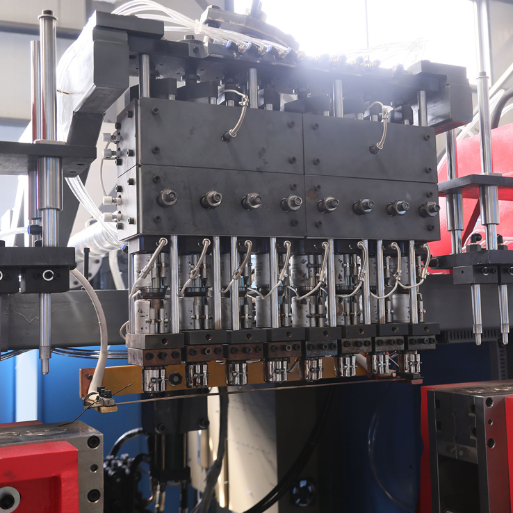 Factors affecting the quality of blow molding machines and blow molded products.