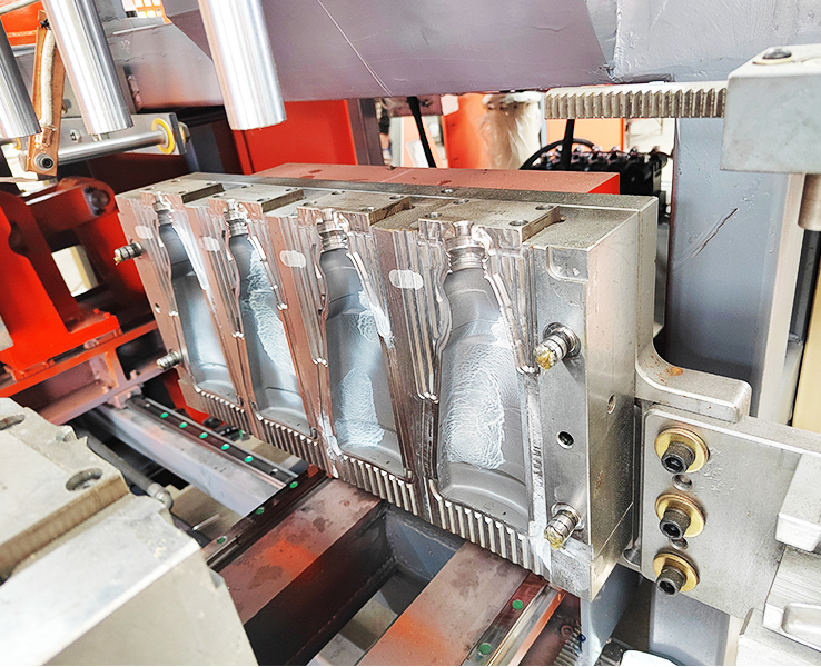 Factors affecting the quality of blow molding machines and blow molded products.